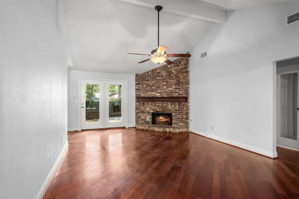 80 W Timberspire Court The Woodlands, TX 77380