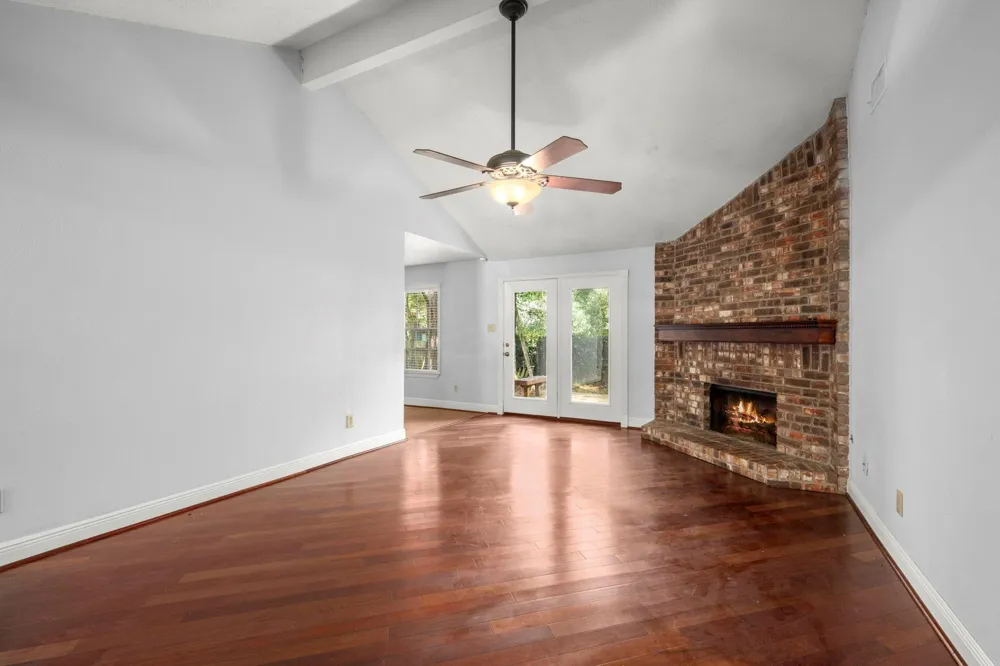 80 W Timberspire Court The Woodlands, TX 77380