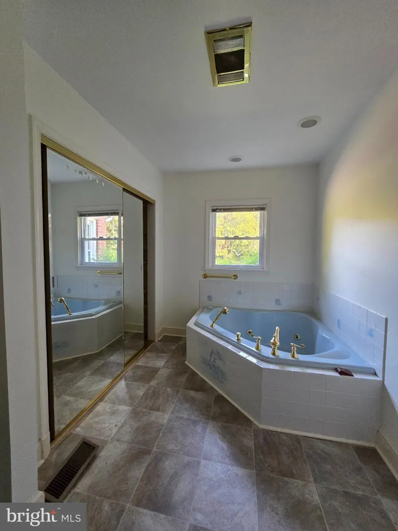 28082 OAKLANDS CIRCLE Easton, MD 21601