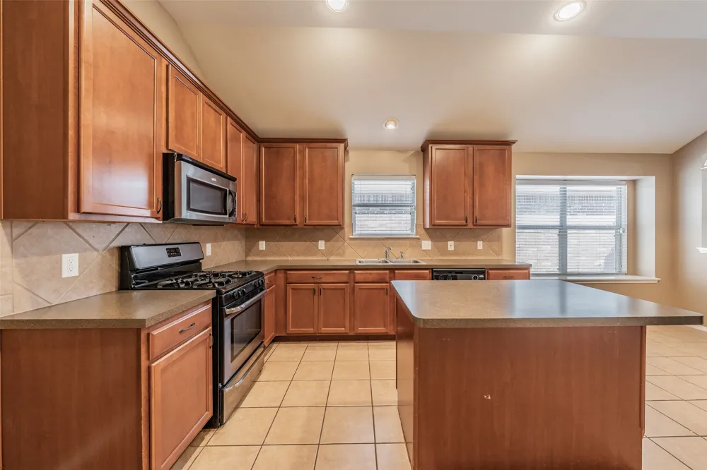 4021 Diamond Ridge Drive Fort Worth, TX 76244