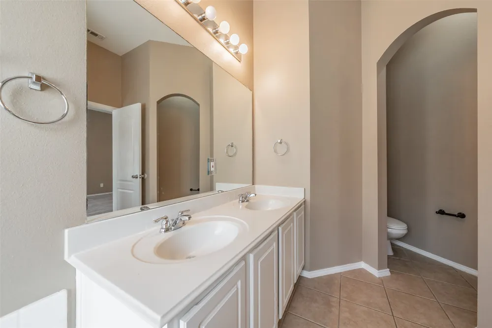 4021 Diamond Ridge Drive Fort Worth, TX 76244