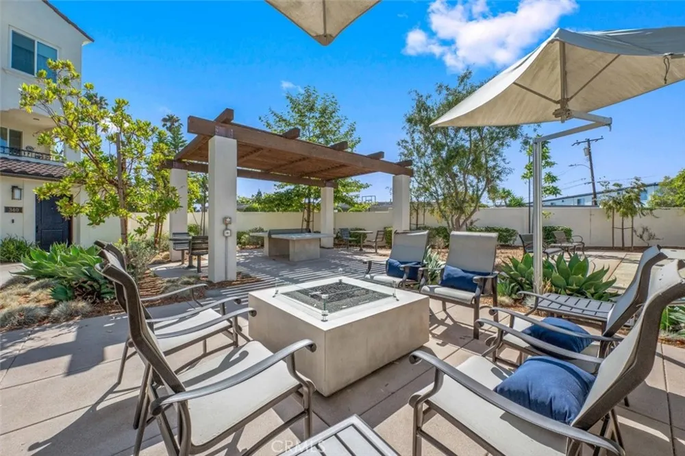 322 Ford Road Costa Mesa, CA 92627