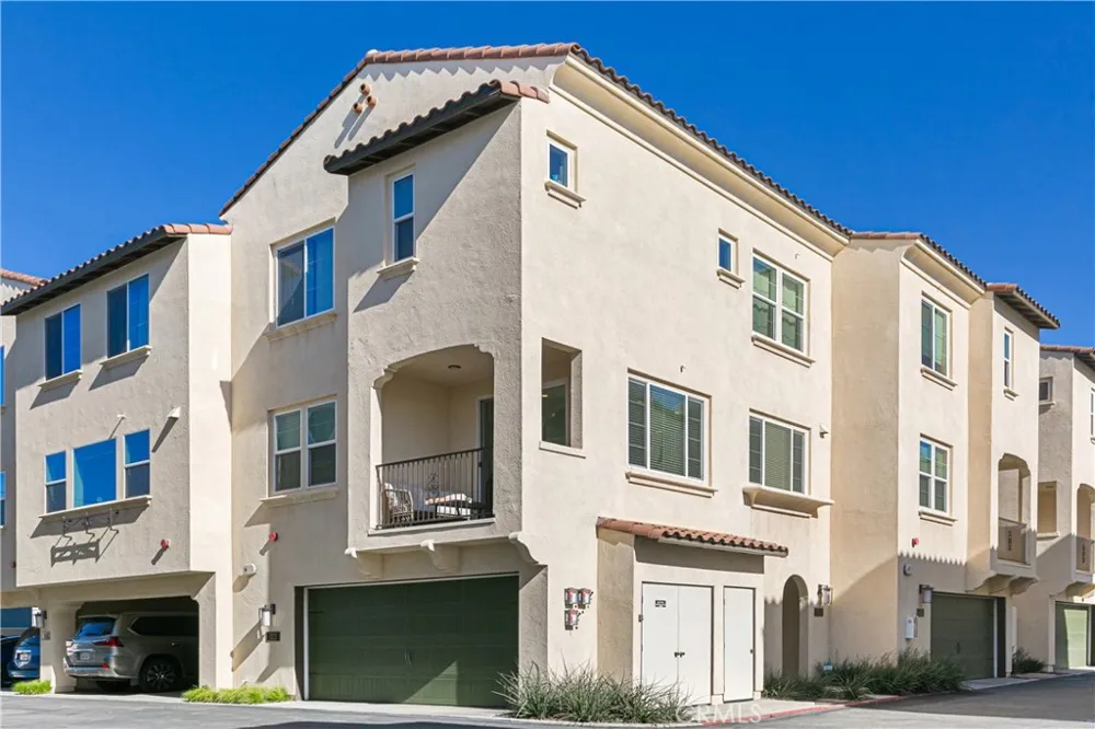322 Ford Road Costa Mesa, CA 92627
