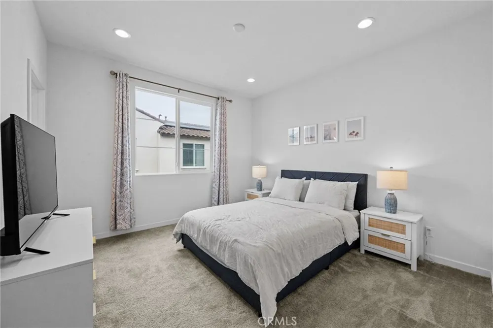 322 Ford Road Costa Mesa, CA 92627
