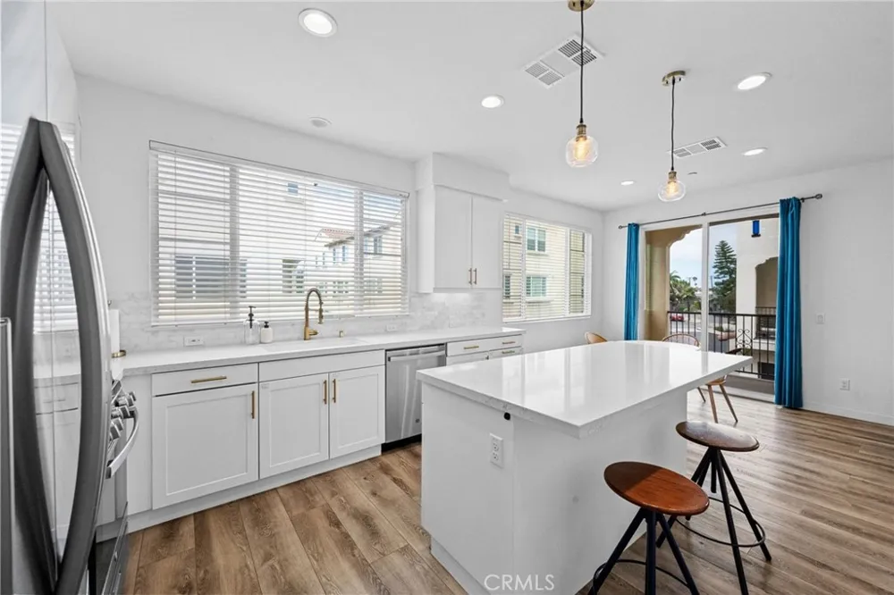 322 Ford Road Costa Mesa, CA 92627