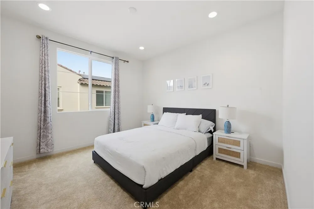 322 Ford Road Costa Mesa, CA 92627