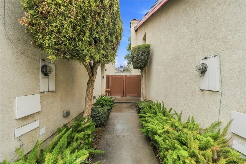 13421 Hubbard St #103 Sylmar, CA 91342