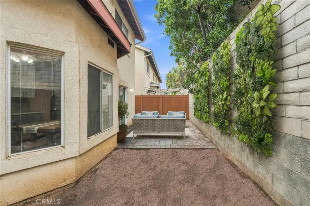 13421 Hubbard St #103 Sylmar, CA 91342