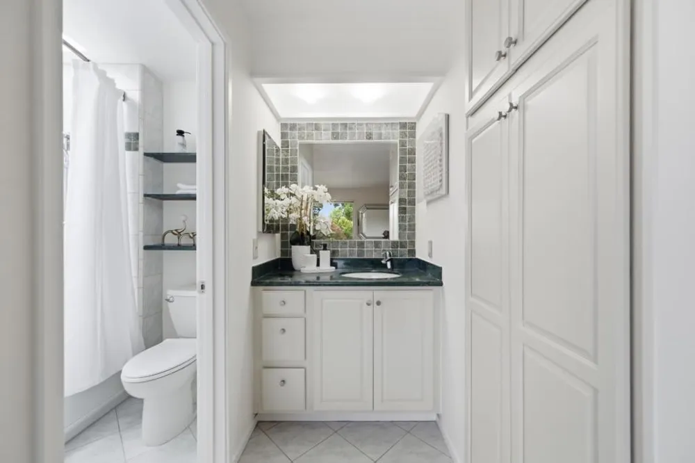 30 Los Altos Square Los Altos, CA 94022
