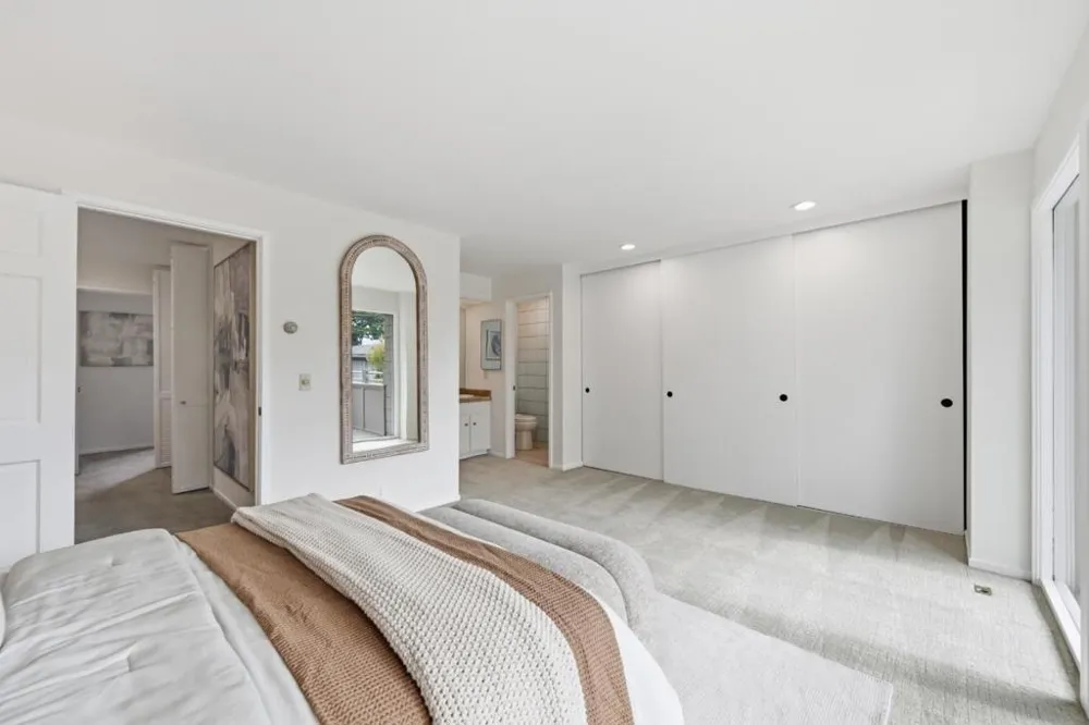 30 Los Altos Square Los Altos, CA 94022