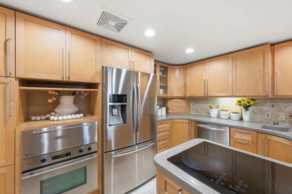 30 Los Altos Square Los Altos, CA 94022