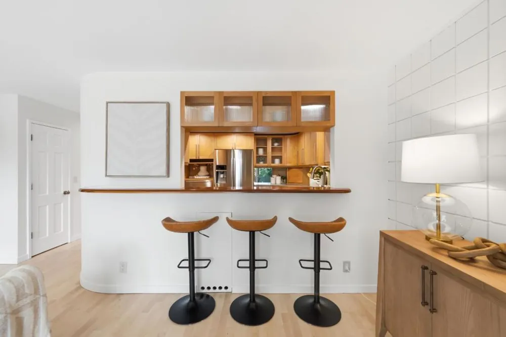 30 Los Altos Square Los Altos, CA 94022