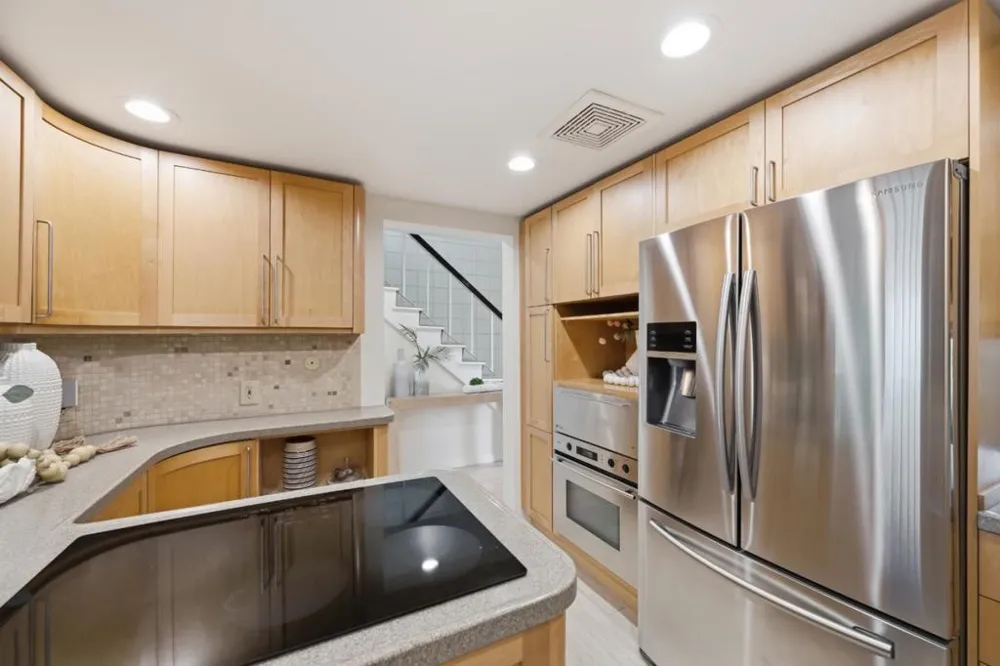 30 Los Altos Square Los Altos, CA 94022