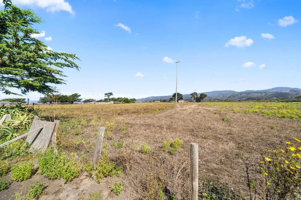 147 Kelly Avenue Half Moon Bay, CA 94019