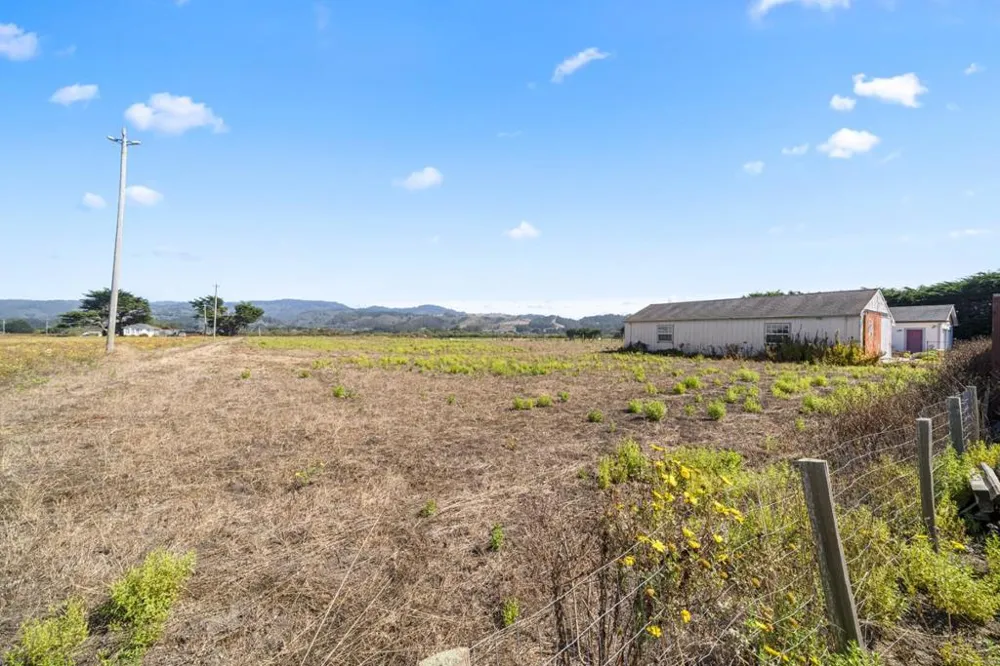 147 Kelly Avenue Half Moon Bay, CA 94019