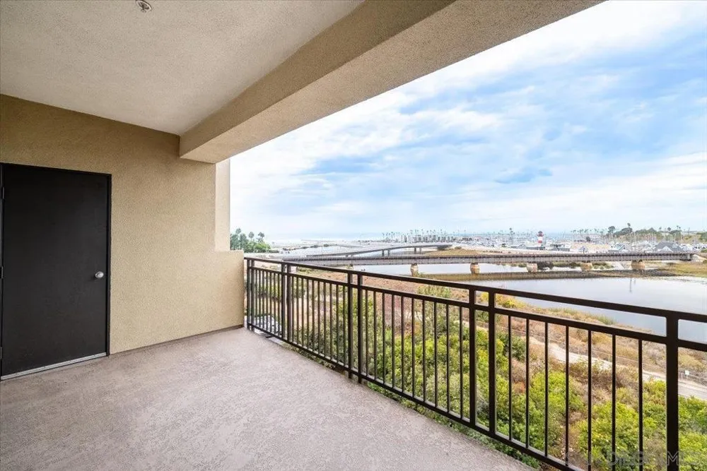 1019 Costa Pacifica Way #1302 Oceanside, CA 92054