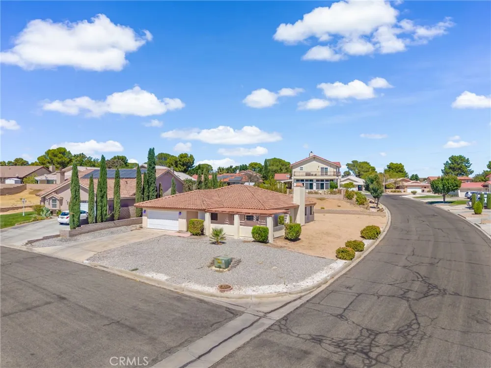 14690 Burgundy Helendale, CA 92342