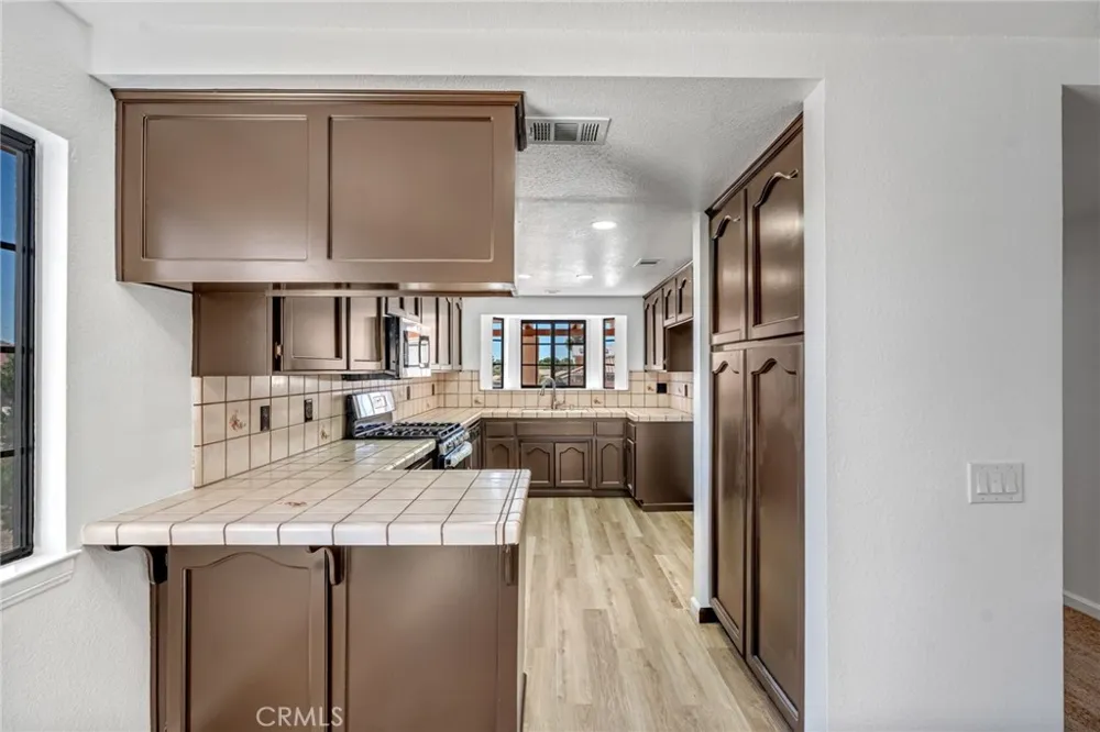 14690 Burgundy Helendale, CA 92342