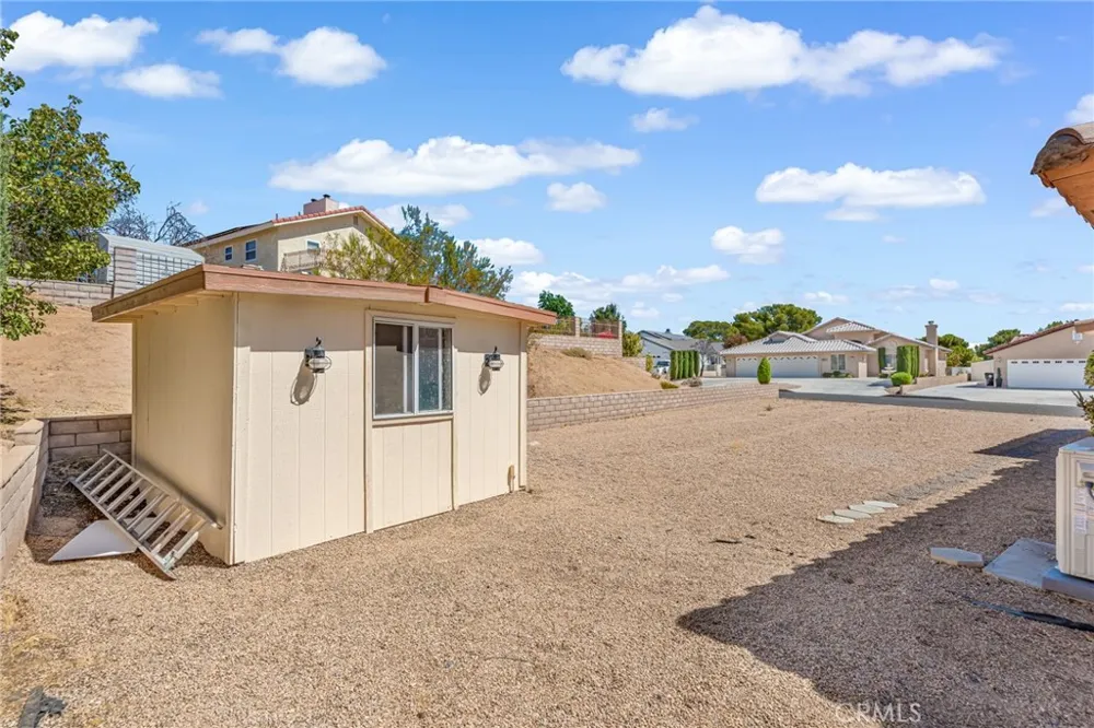 14690 Burgundy Helendale, CA 92342
