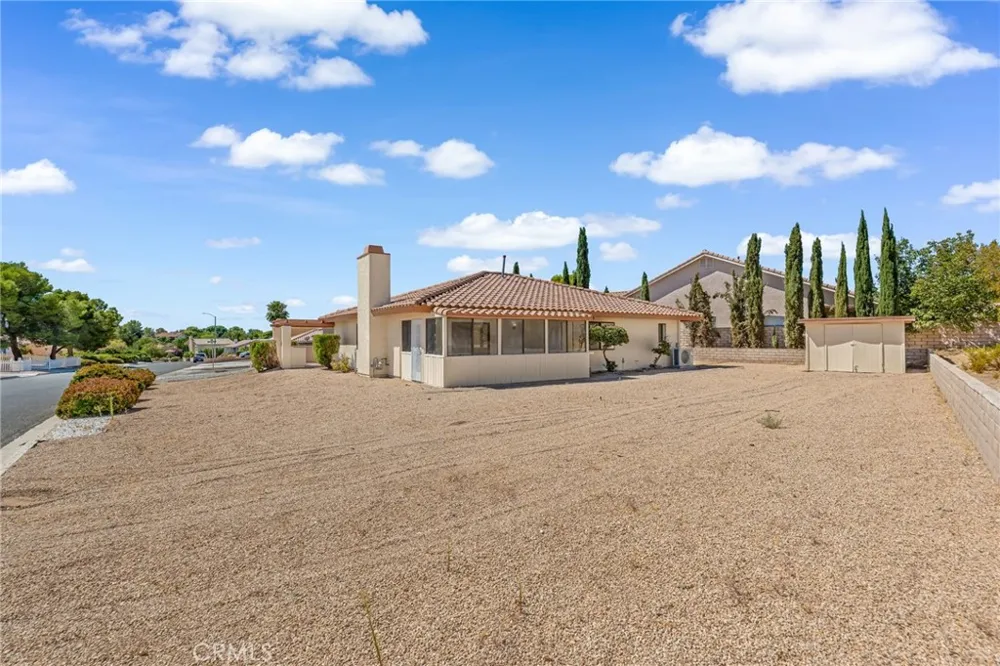 14690 Burgundy Helendale, CA 92342