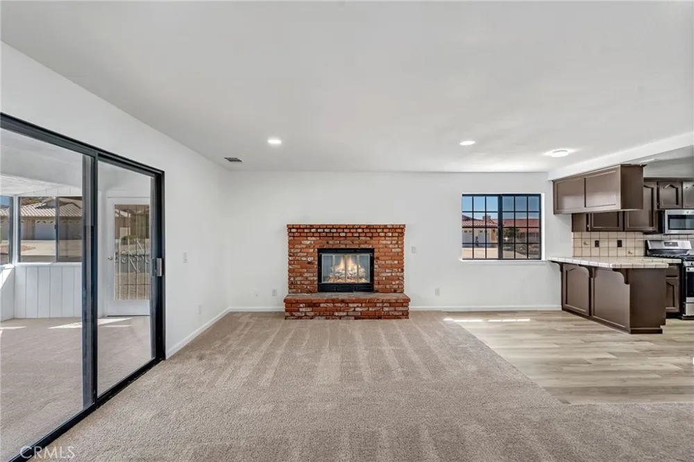 14690 Burgundy Helendale, CA 92342