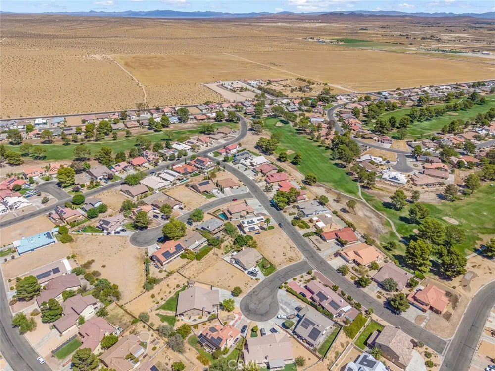 14690 Burgundy Helendale, CA 92342