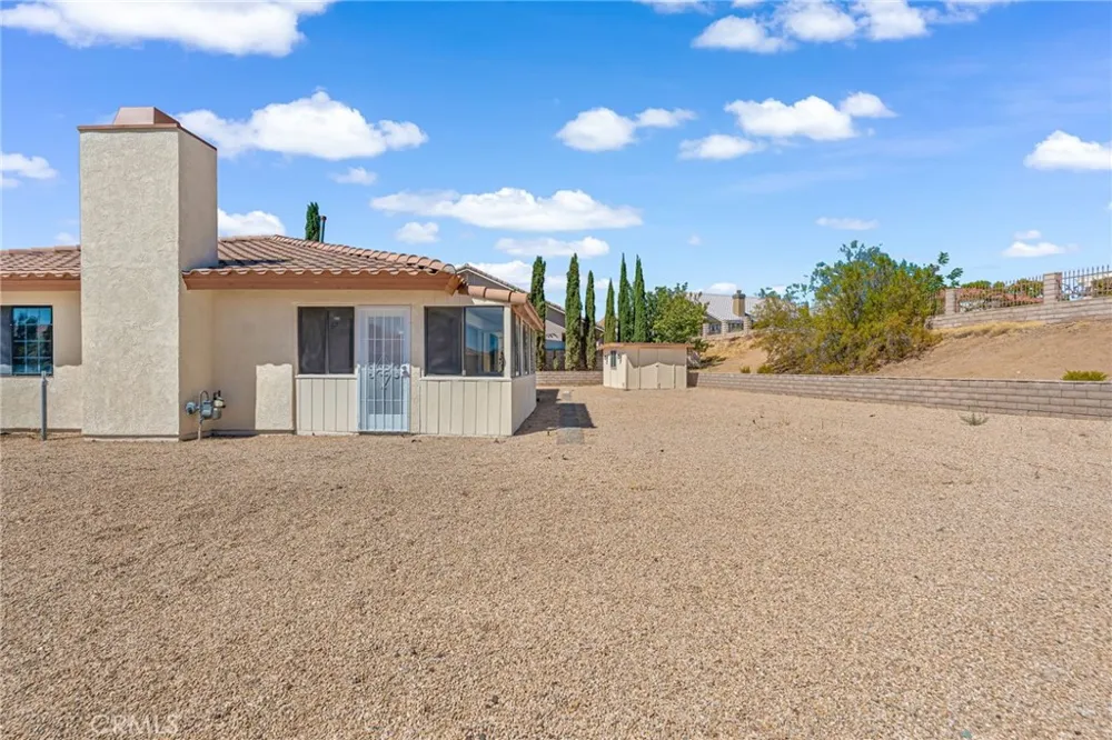 14690 Burgundy Helendale, CA 92342