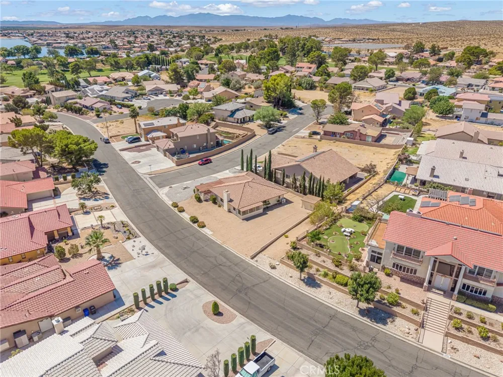 14690 Burgundy Helendale, CA 92342
