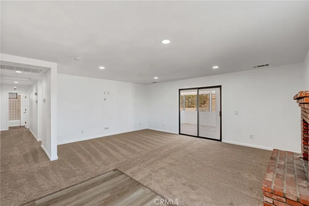 14690 Burgundy Helendale, CA 92342