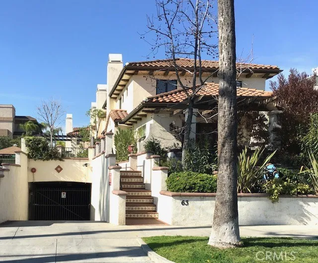 63 Harkness Pasadena, CA 91106