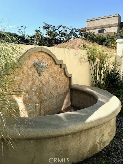 63 Harkness Pasadena, CA 91106