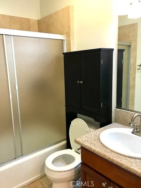 63 Harkness Pasadena, CA 91106