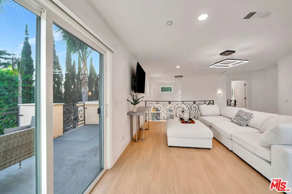 661 W Lemon Avenue Arcadia, CA 91007