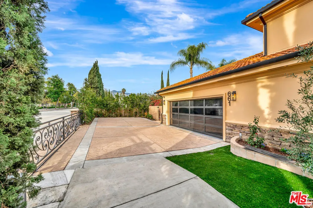 661 W Lemon Avenue Arcadia, CA 91007