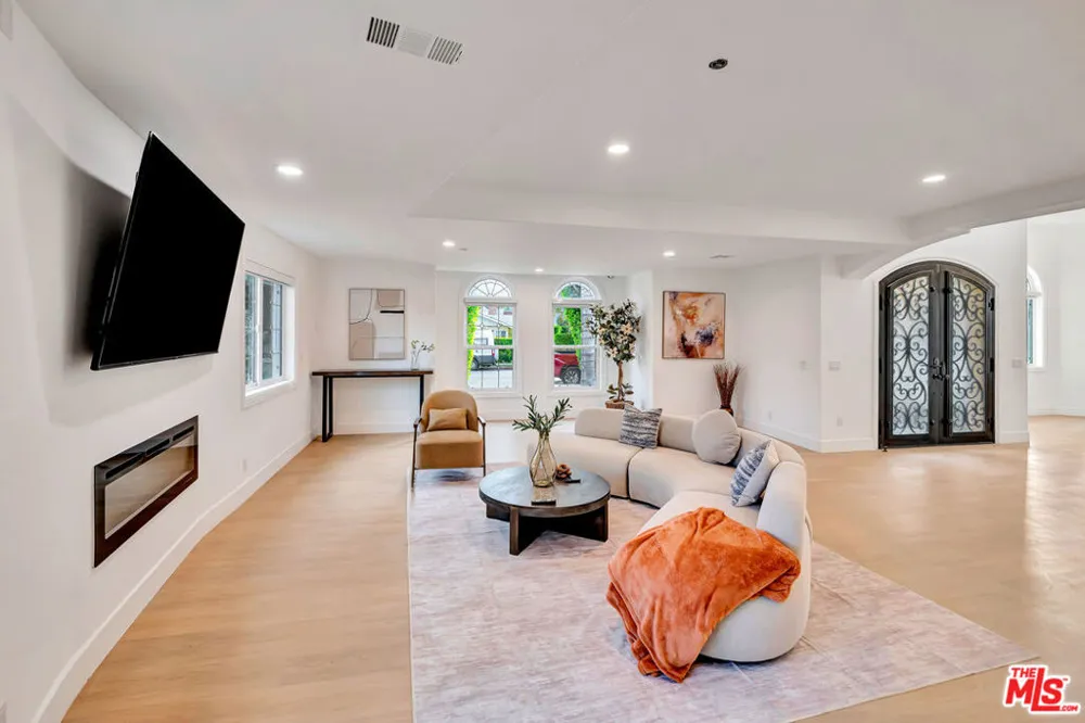 661 W Lemon Avenue Arcadia, CA 91007