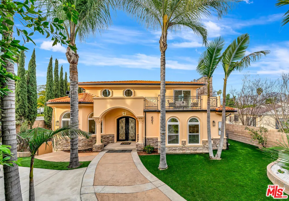 661 W Lemon Avenue Arcadia, CA 91007