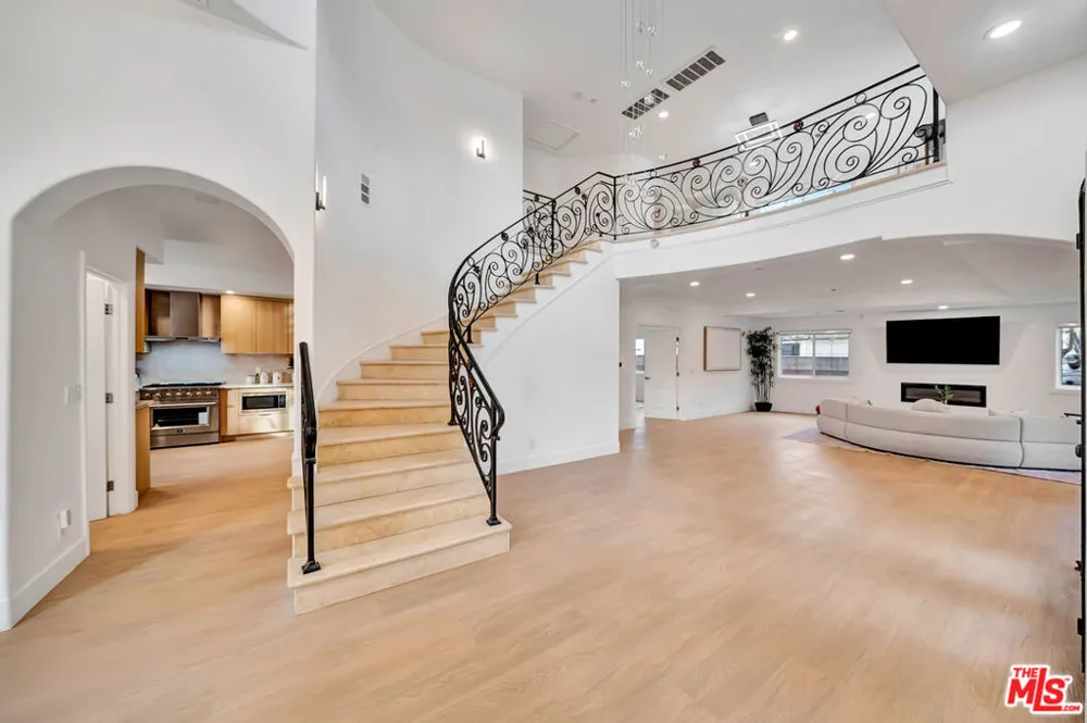 661 W Lemon Avenue Arcadia, CA 91007
