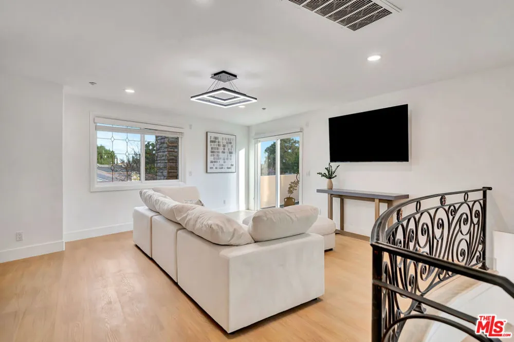 661 W Lemon Avenue Arcadia, CA 91007