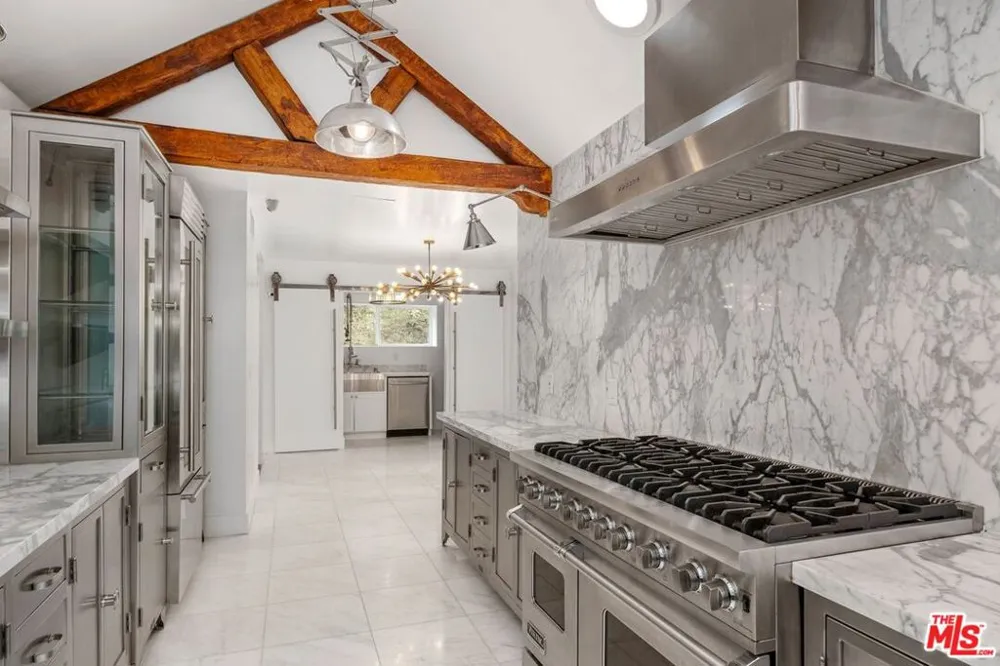 2250 Nichols Canyon Road Los Angeles, CA 90046