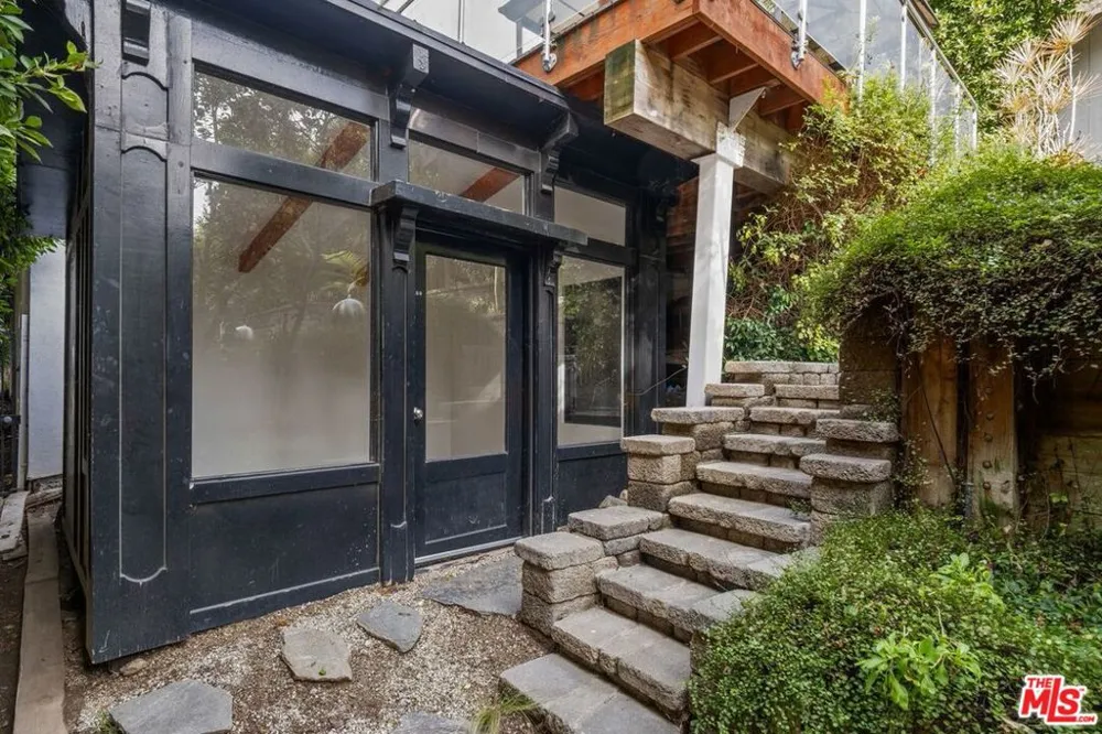 2250 Nichols Canyon Road Los Angeles, CA 90046
