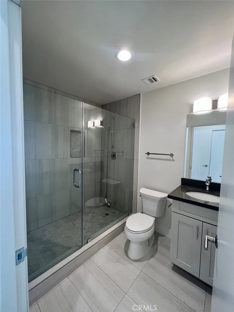 314 6th #405 Los Angeles, CA 90014