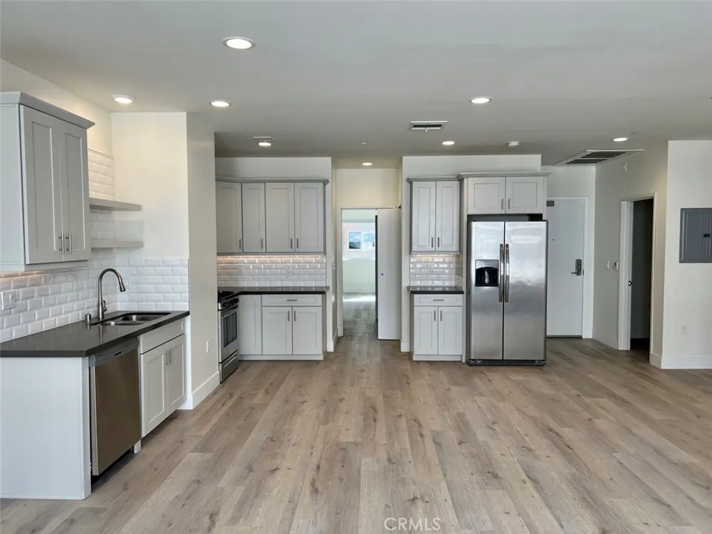 314 6th #405 Los Angeles, CA 90014