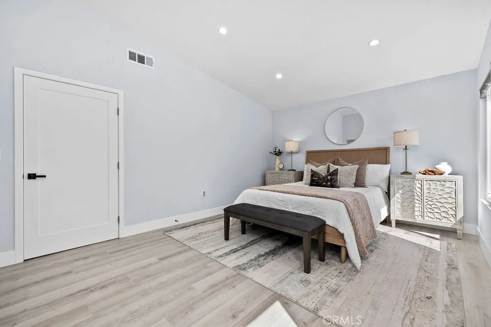 19700 Lull Los Angeles, CA 91306
