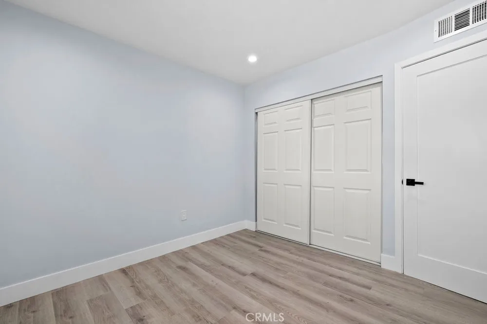 19700 Lull Los Angeles, CA 91306