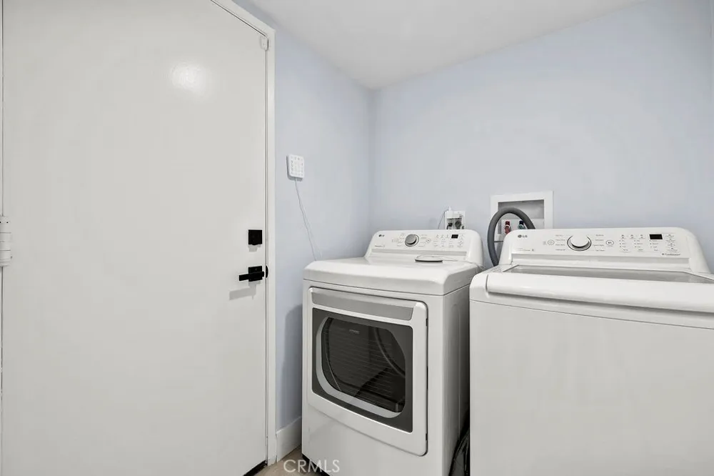 19700 Lull Los Angeles, CA 91306