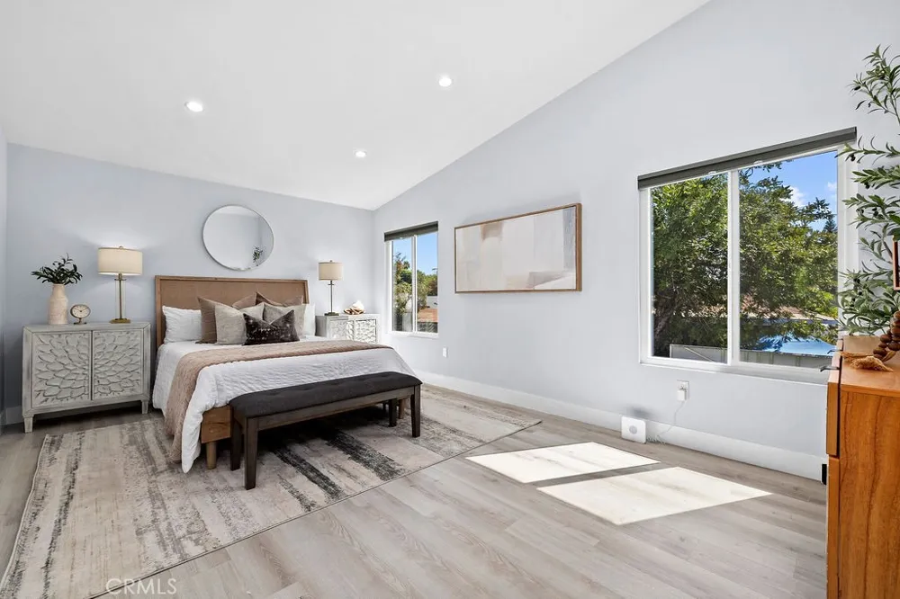 19700 Lull Los Angeles, CA 91306