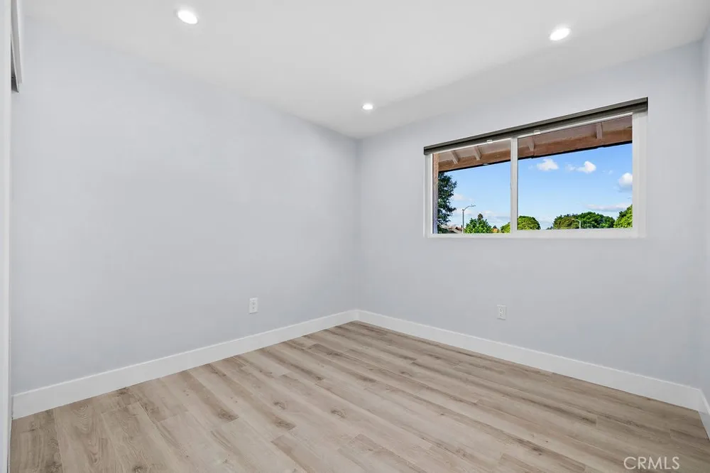 19700 Lull Los Angeles, CA 91306