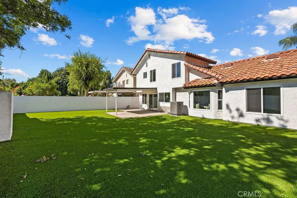 19700 Lull Los Angeles, CA 91306