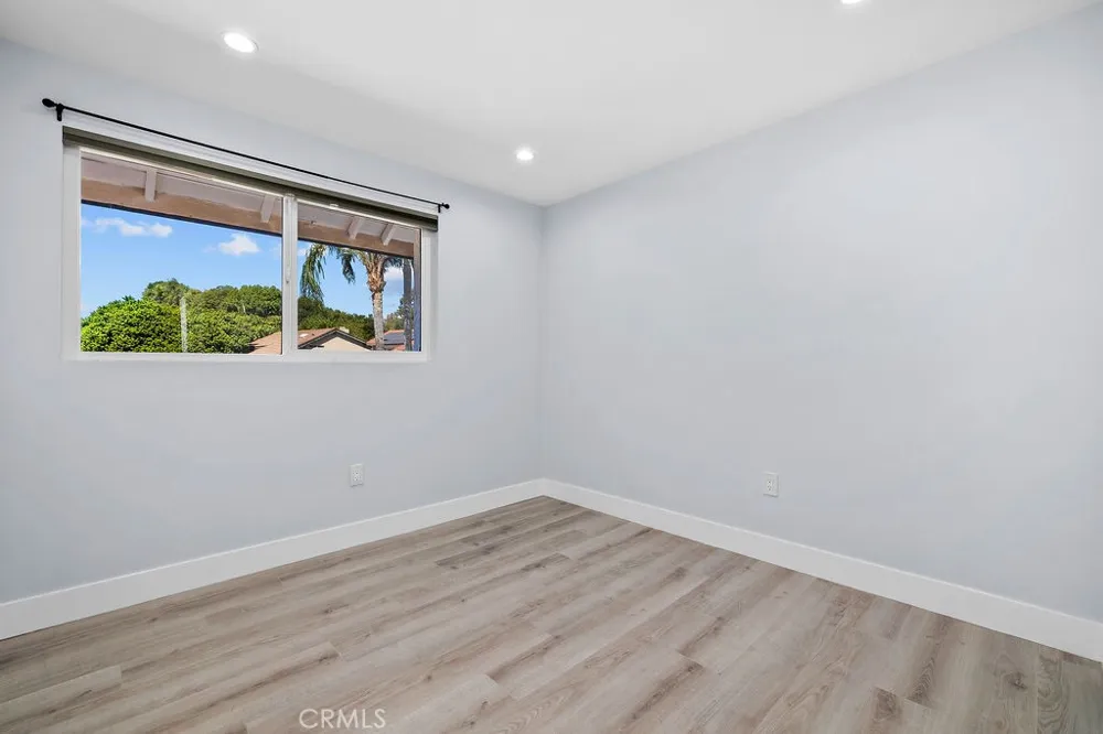 19700 Lull Los Angeles, CA 91306