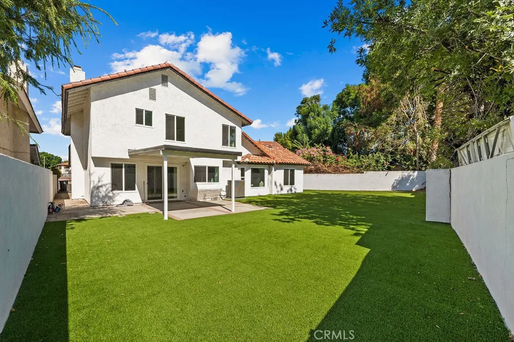 19700 Lull Los Angeles, CA 91306